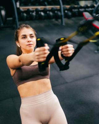 Ismerős 💚 Itt az új év, és hirtelen úgy érezzük, hogy mindenkinek „fogynia kell”, méregteleníteni, keményen edzeni és...